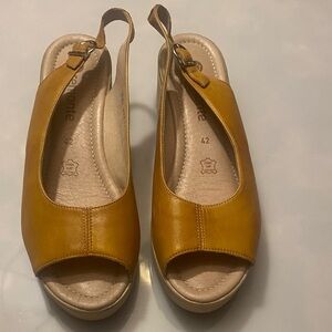 Remonte Mustard Leather Slingback Sandals